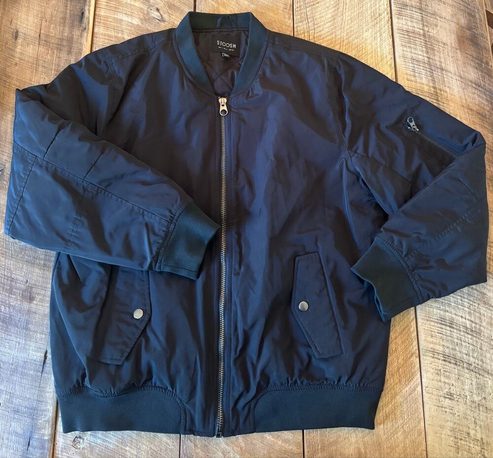 STOOSH Womenβs Black Zipper Bomber Style Jacket Quilted Lining β SIZE LG